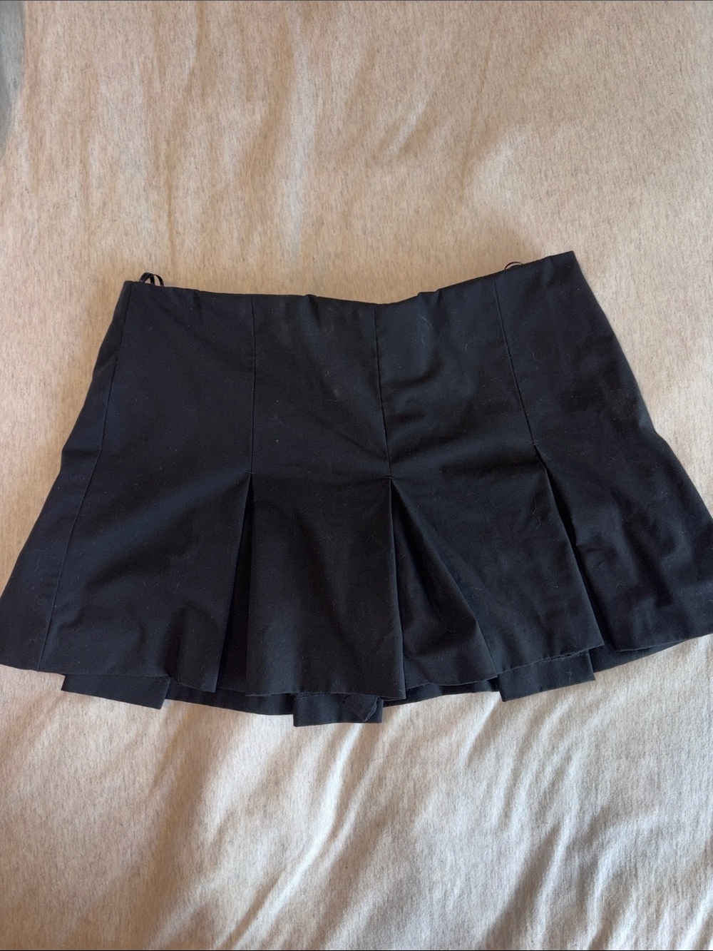 Black pleated Zara skirt